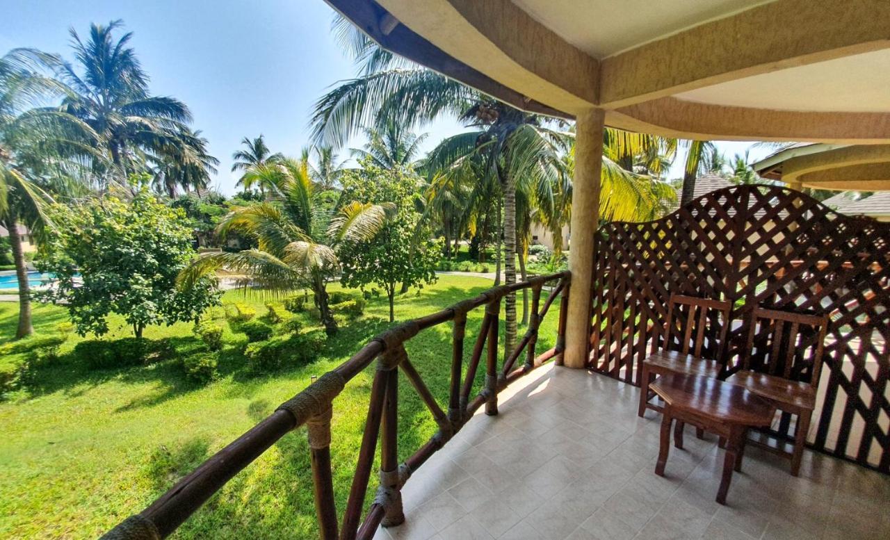 Ahg Maya Bay Resort & Spa Michamvi Exterior foto